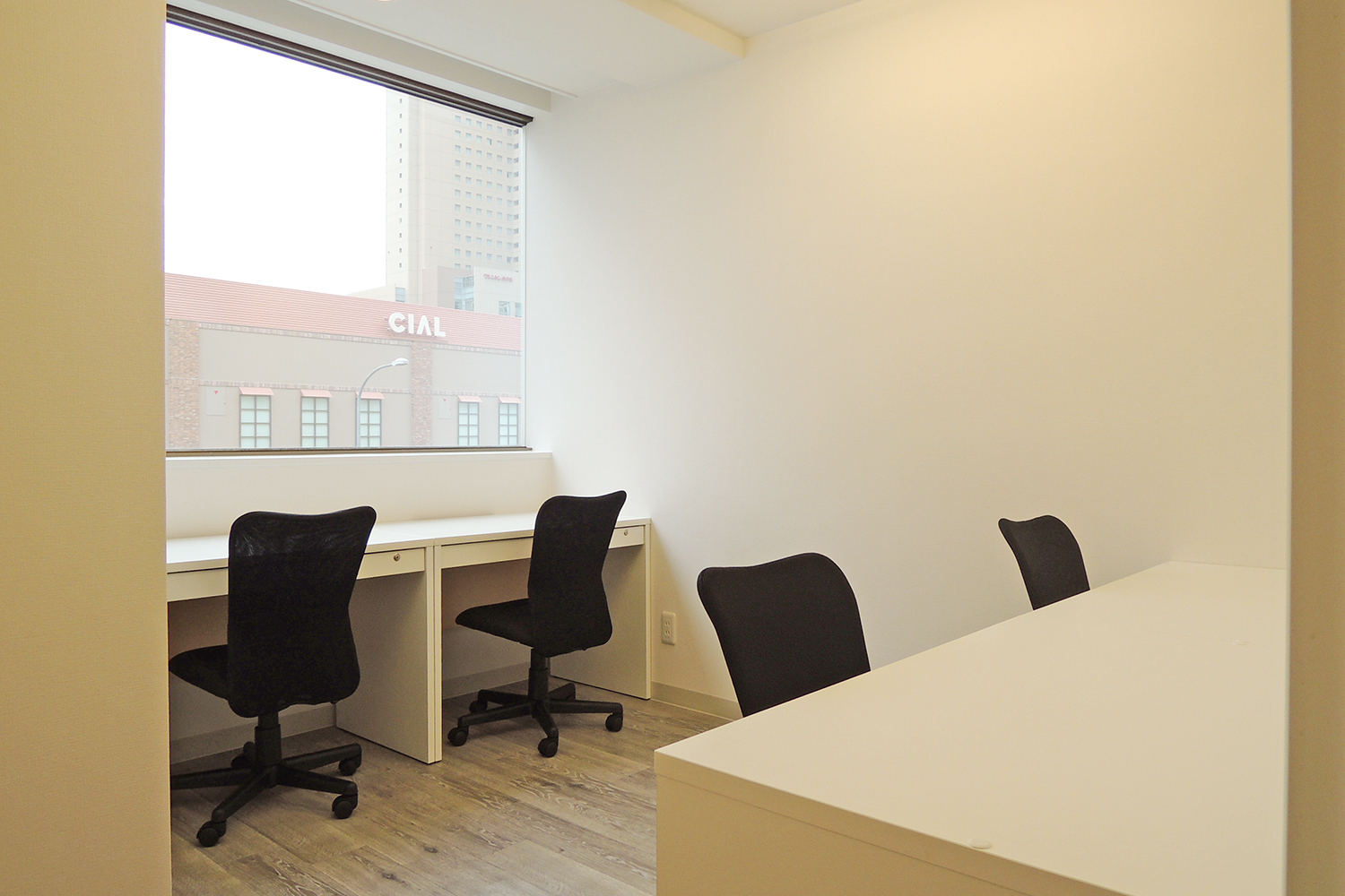 4名用レンタルオフィス