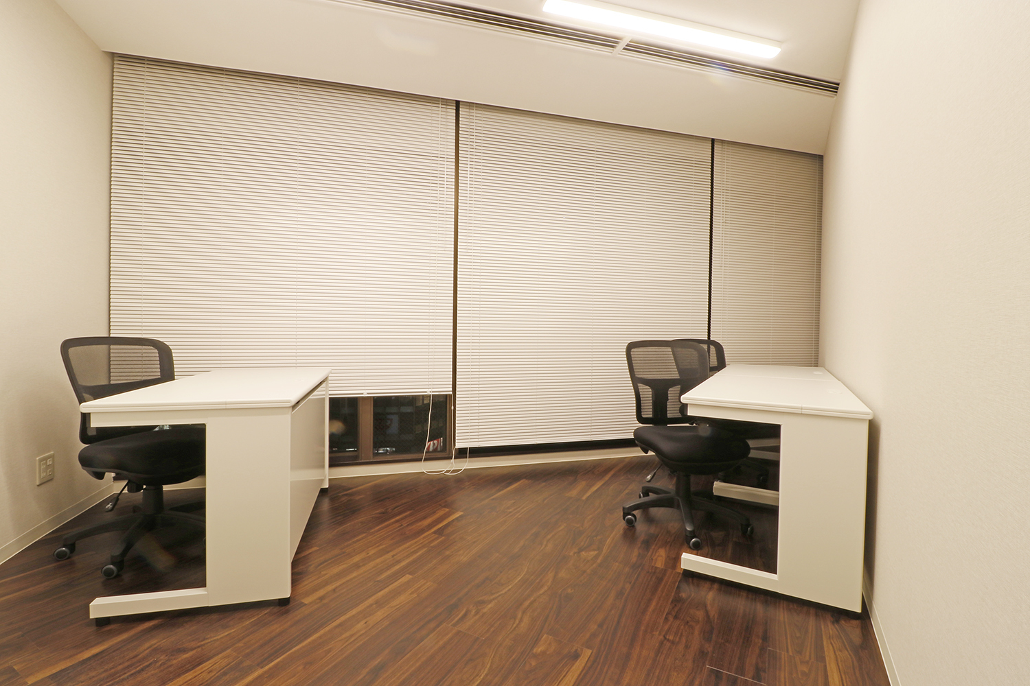 ４名用レンタルオフィス