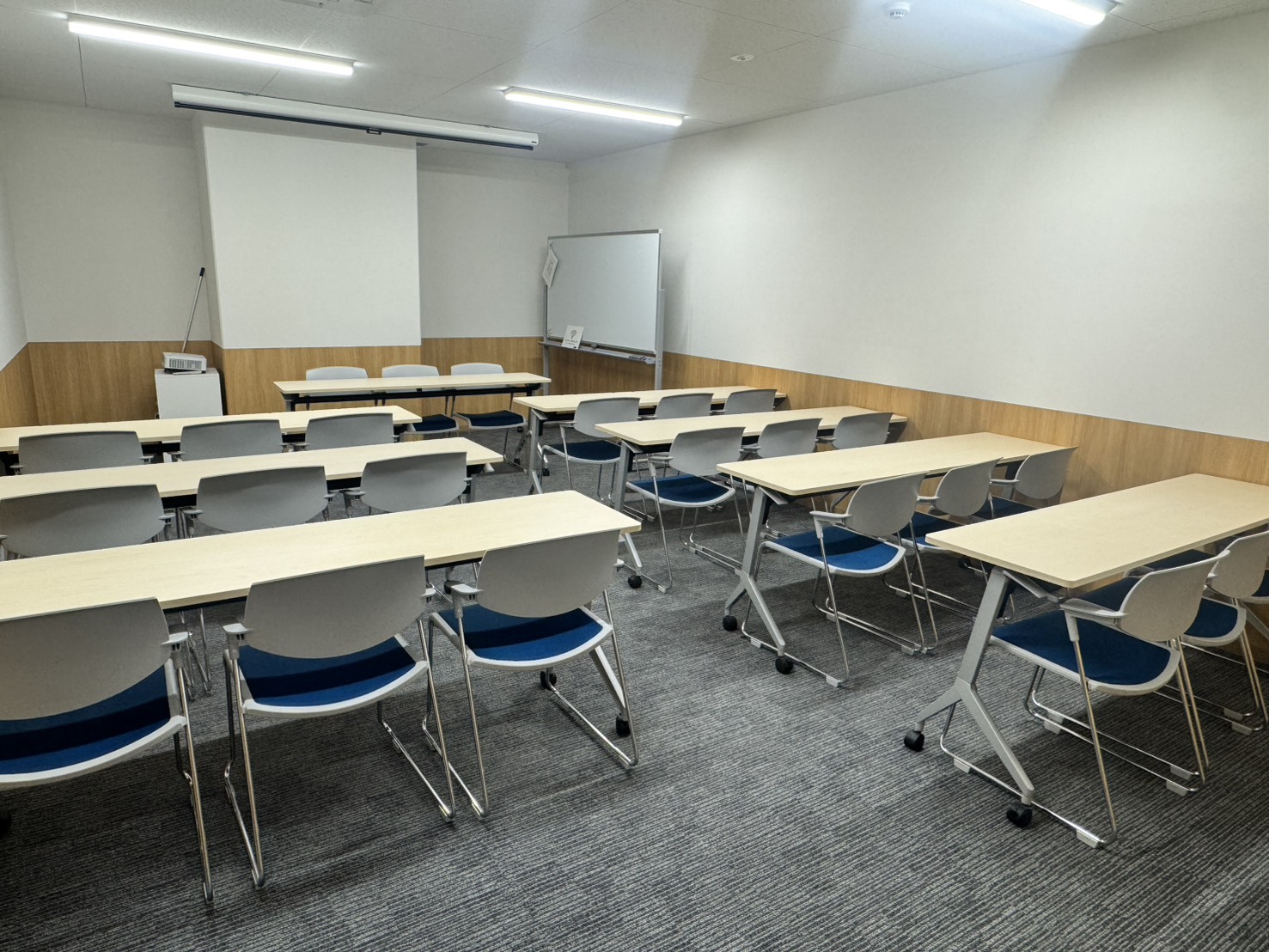 その他_セミナや会議にご利用できるルームもございます。