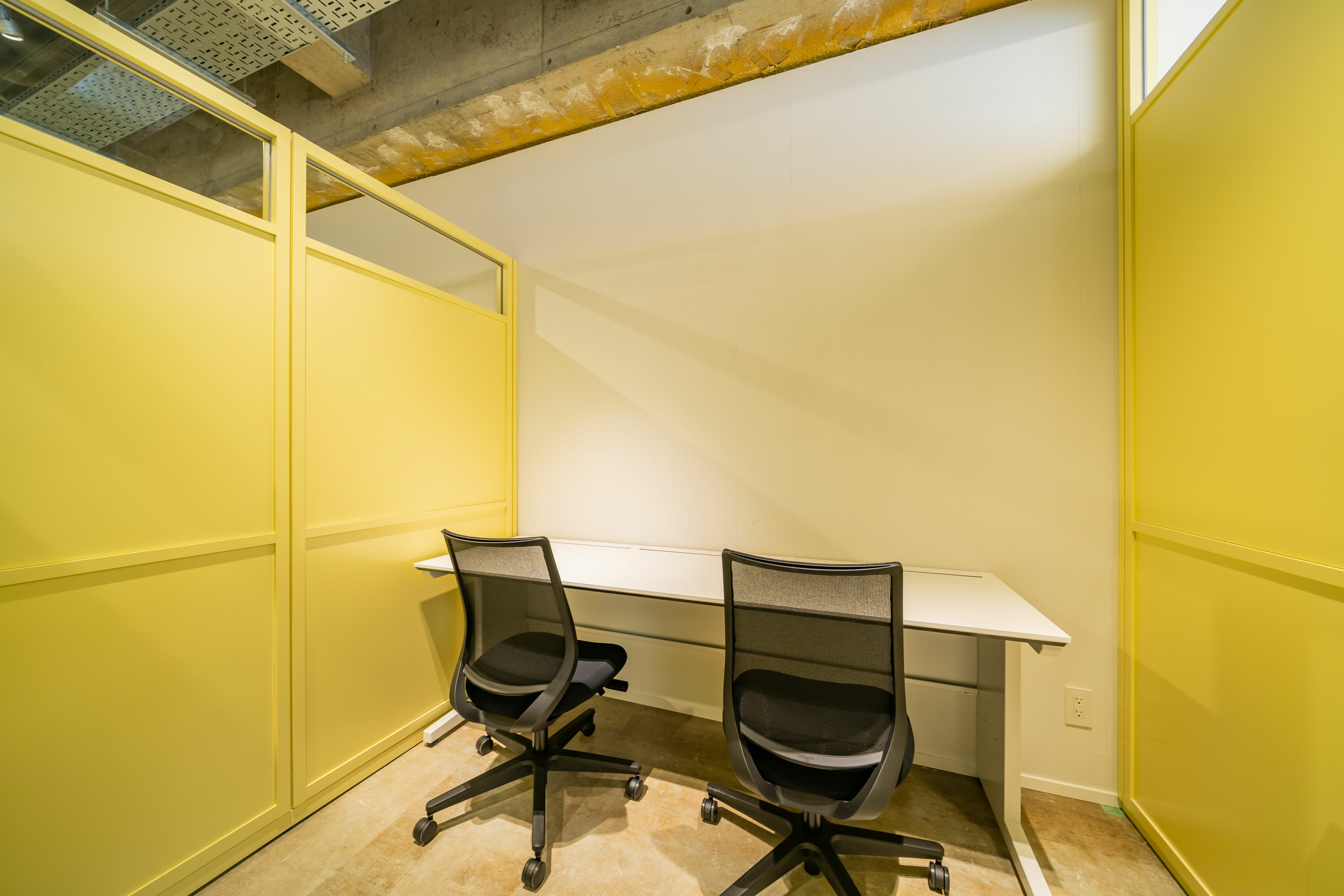 専有部_ハイブース席、24時間利用可能です。