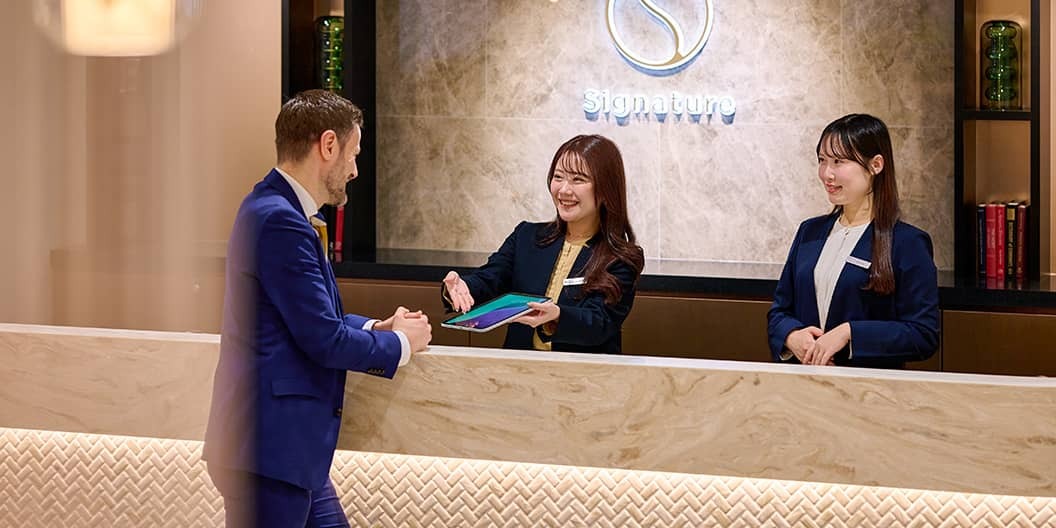 受付_営業時間内はスタッフが常駐しています。※画像はイメージです。©Regus