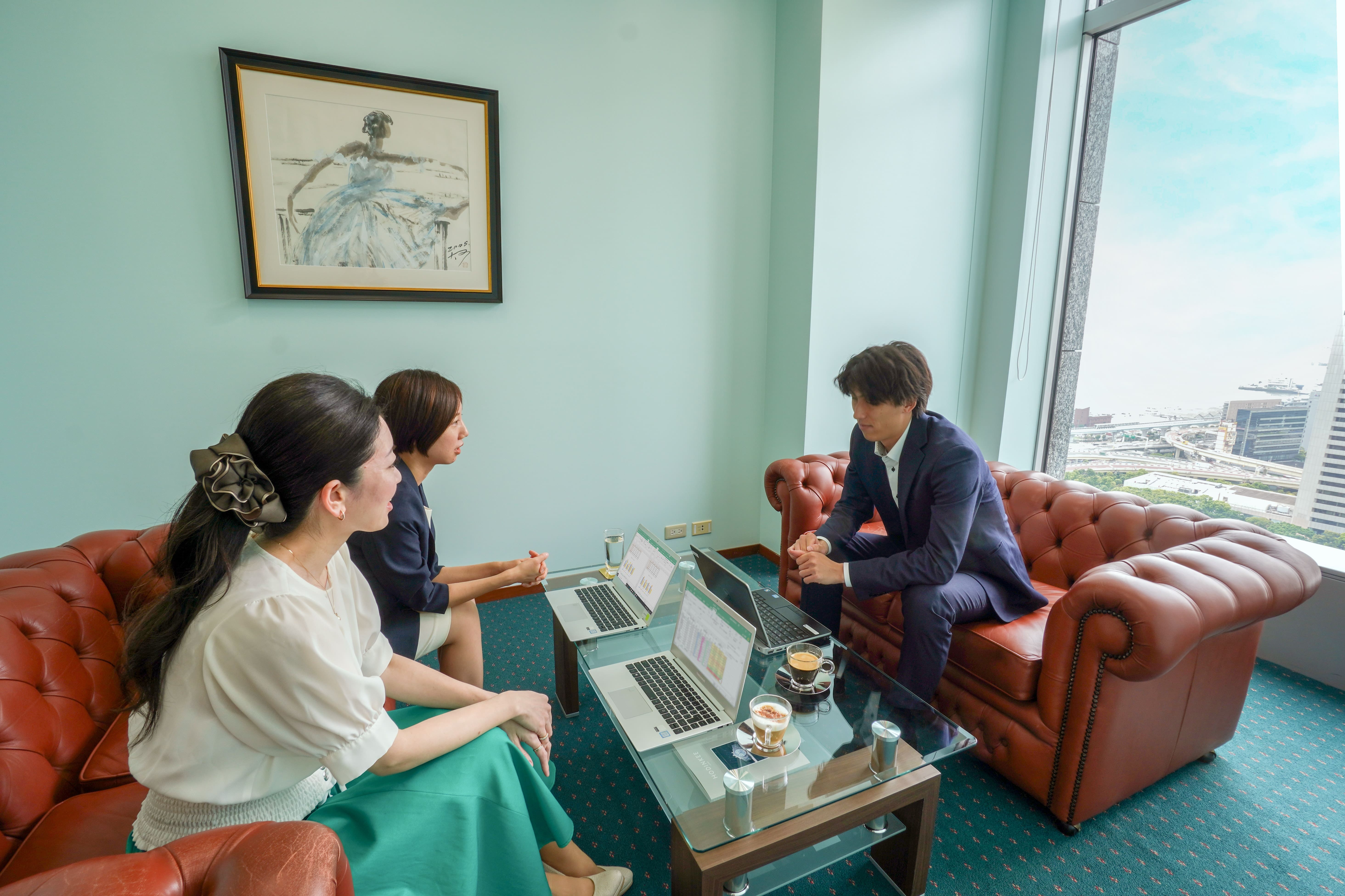 Shiodome_small_meeting_room