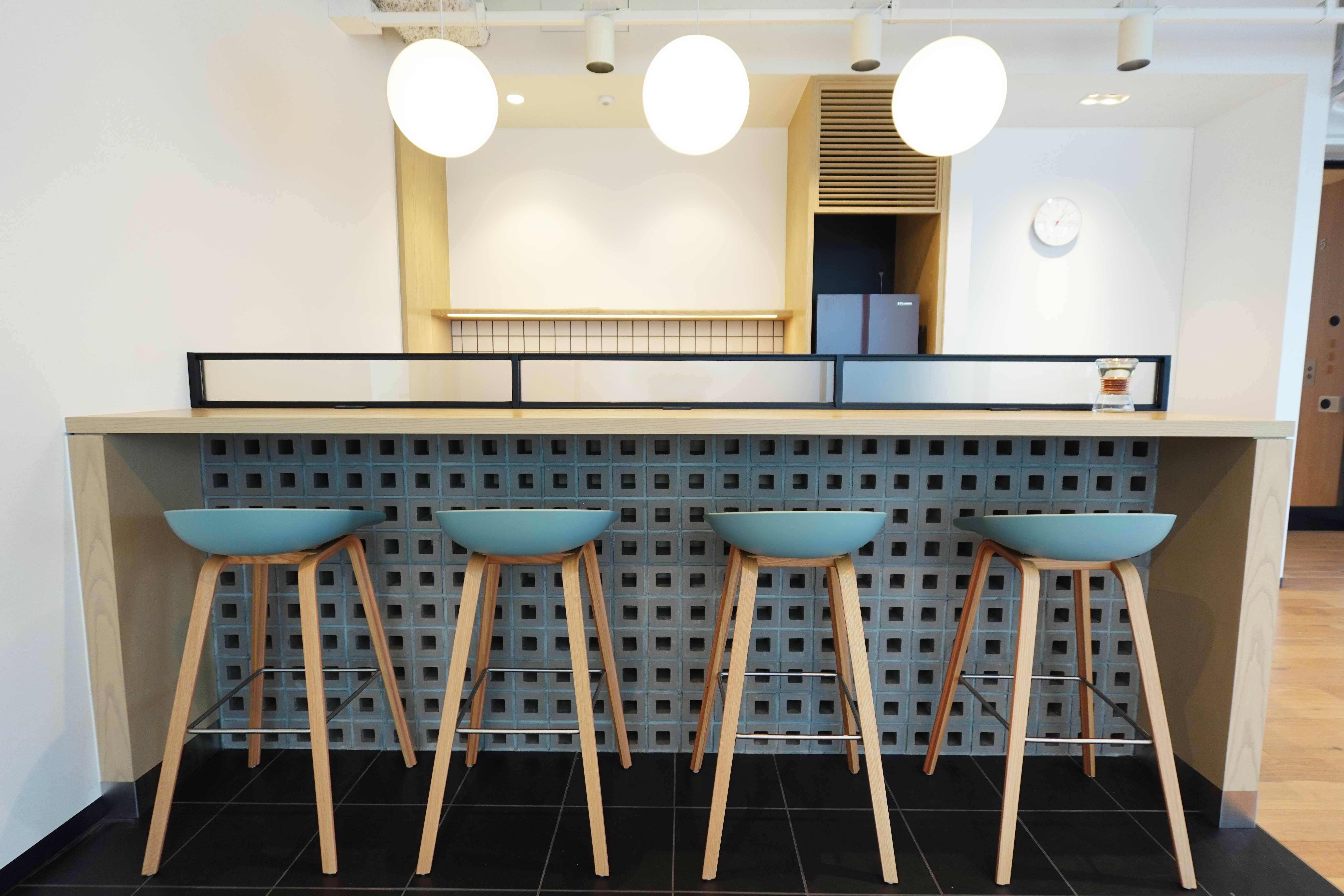 共有部_ラウンジ。気分を変えて作業をしたり、仕事の間にリフレッシュすることも可能です。