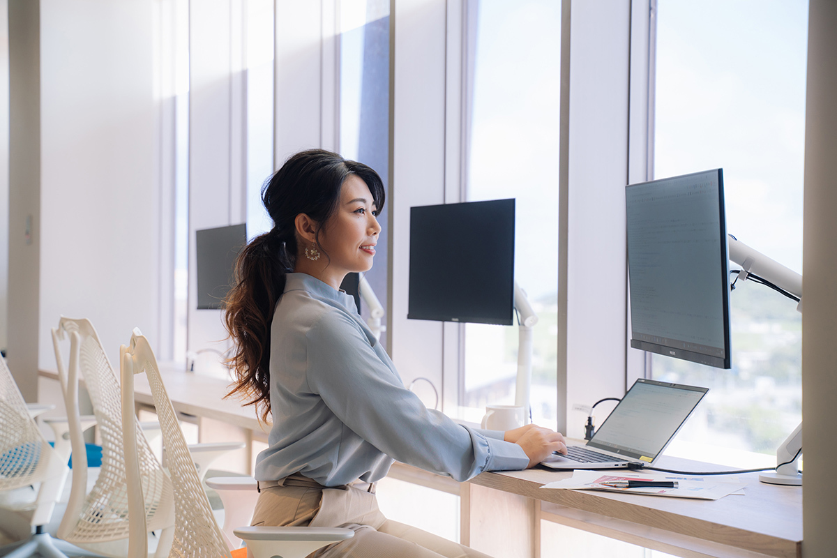 howliveは徹底的に「働く人目線」のレイアウト、設備、機能を備えた沖縄のコワーキングスペースです。