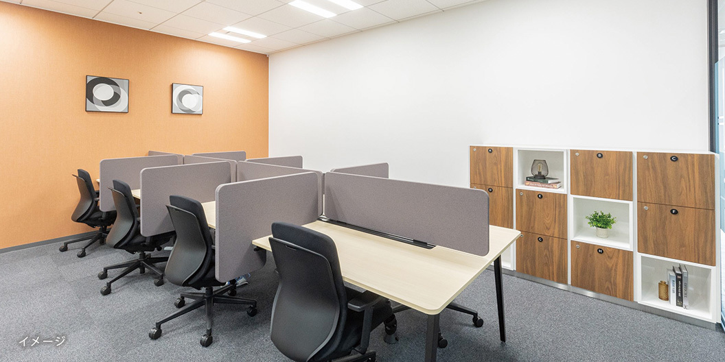 共有部_コワーキングスペース。デスク単位での契約で利用可能です。※画像はイメージです。©Regus