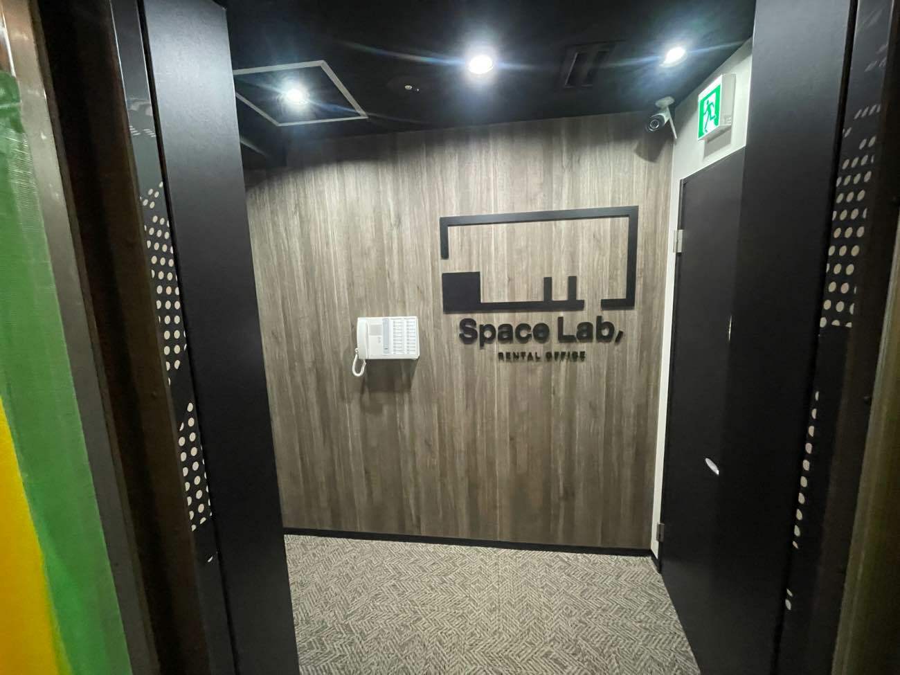 外観_御成門駅から徒歩1分に位置しています。