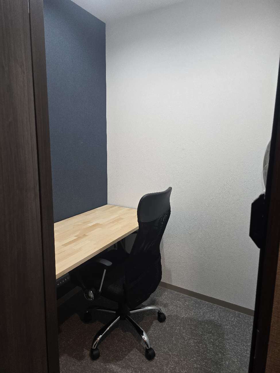 専有部_個室。インターネット環境を完備しています。