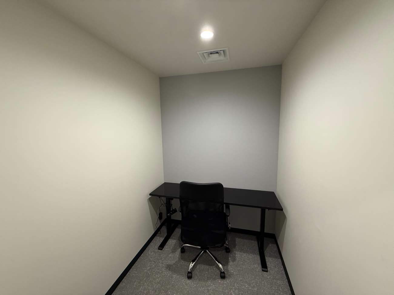 専有部_個室。インターネット環境を完備しています。