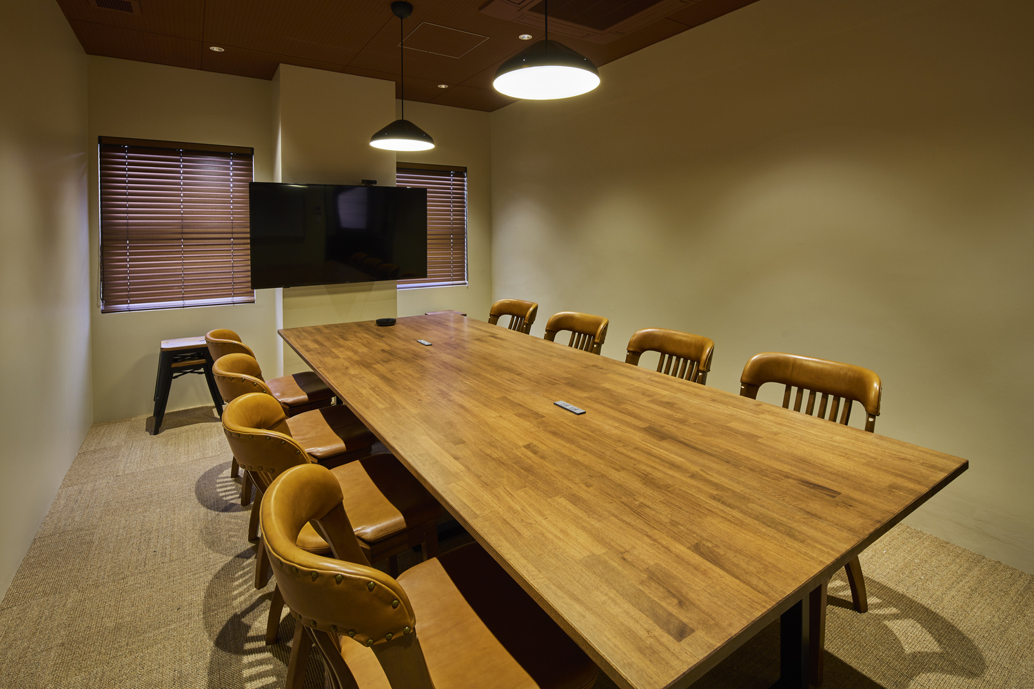 共有部_会議室。事前予約で利用可能です。（有料）