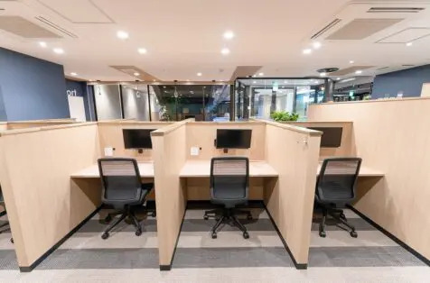 共有部_ワークブース。静かに集中して過ごしたい方におすすめです。※画像はイメージです。©bizcomfort