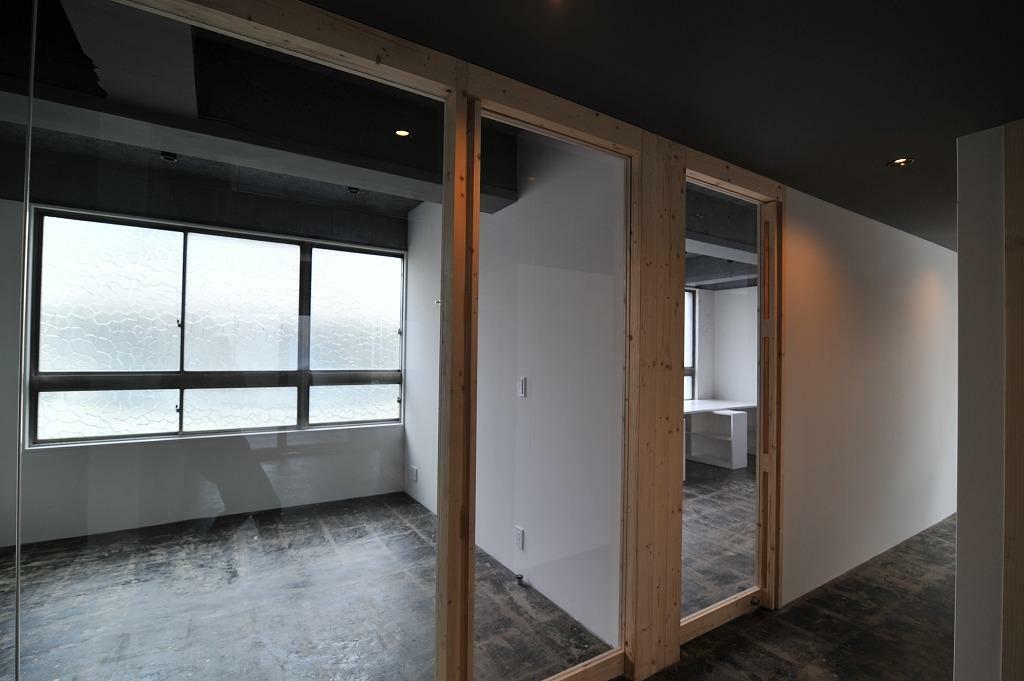 専有部_個室。自然光が入る窓ありのお部屋もあります。