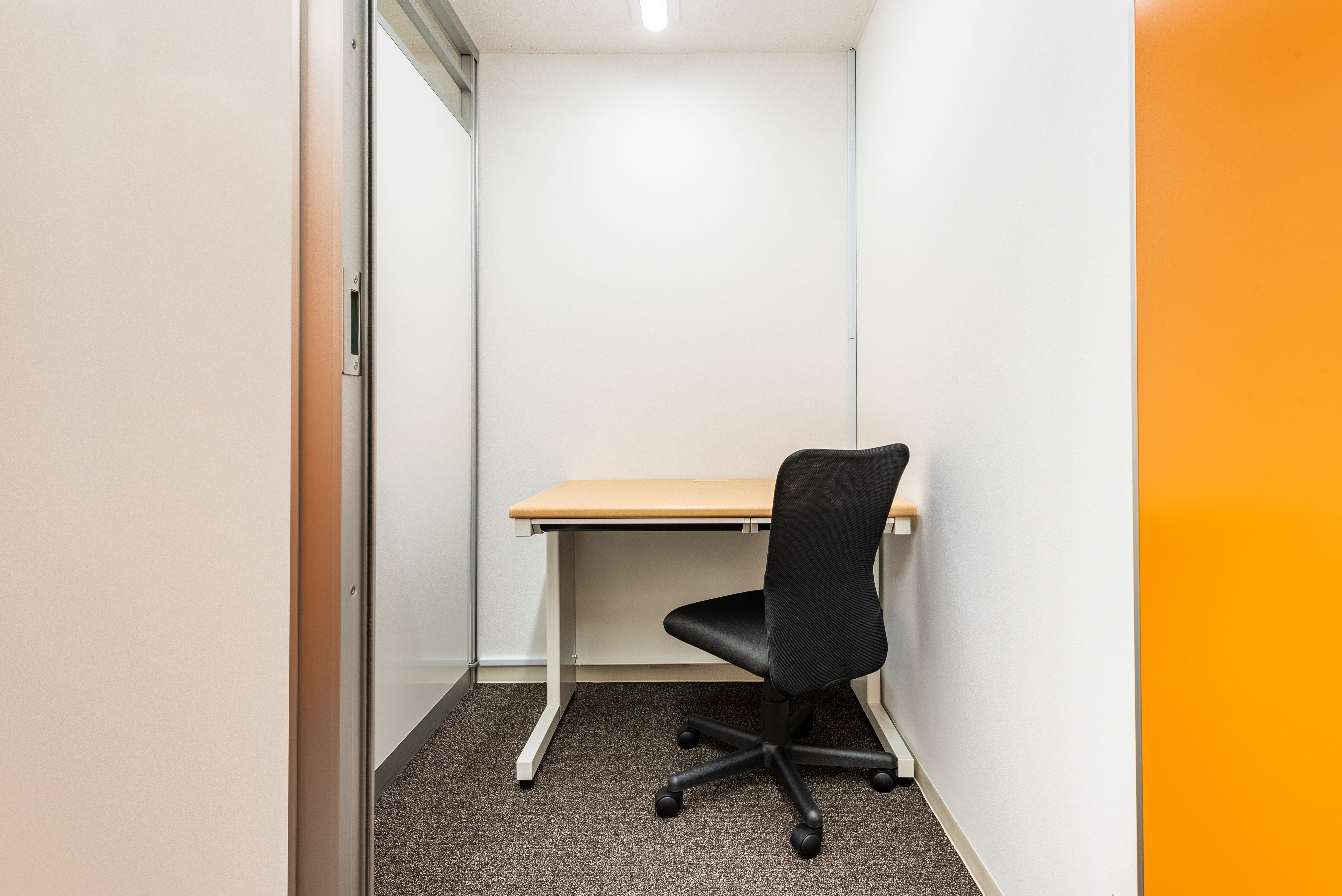 個室_インターネット環境は整っているので、入居後すぐにお使いいただけます。