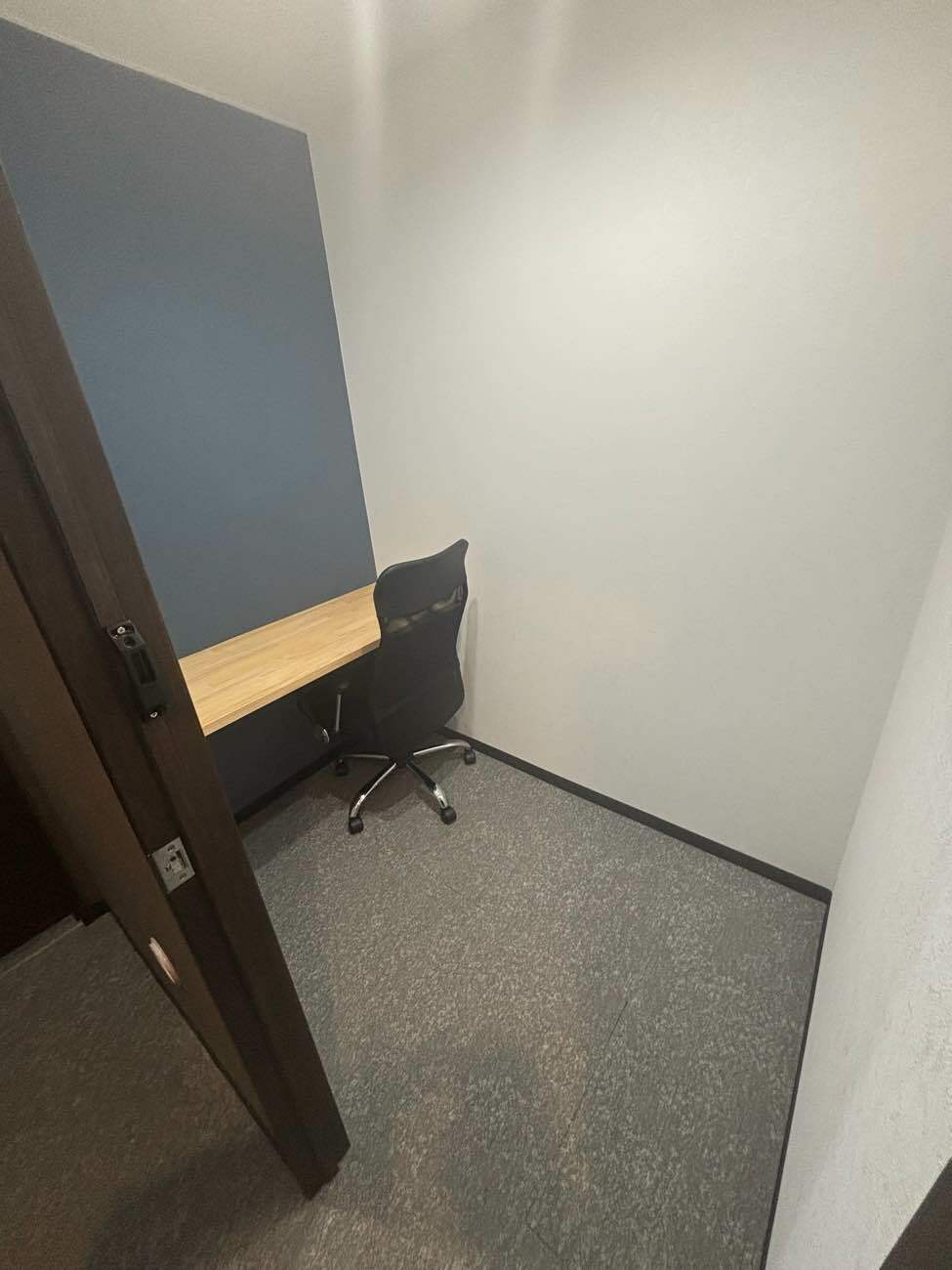 専有部_個室。インターネット環境を完備しています。