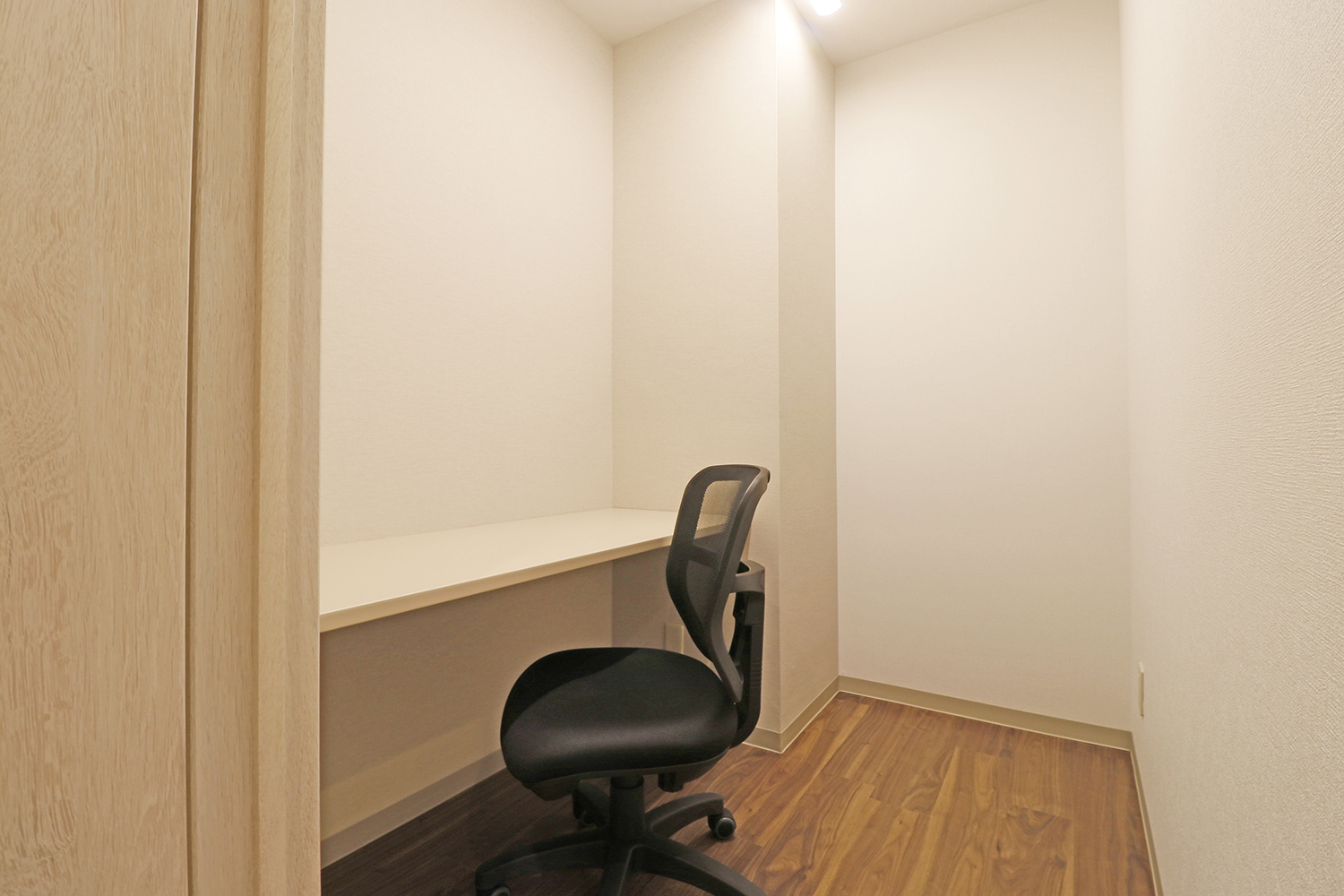 １名用レンタルオフィス