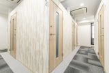 廊下_全個室、専用鍵がついています。