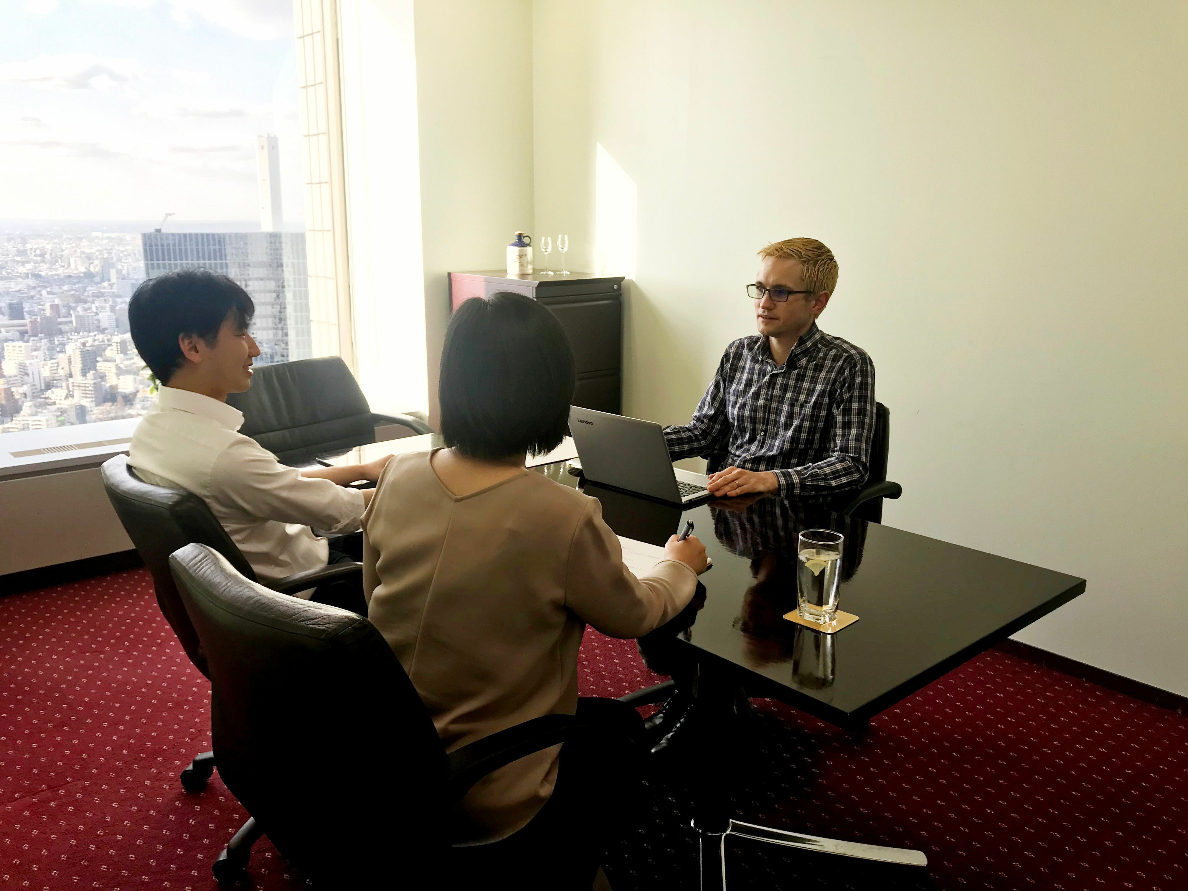 会議室_10分単位の重量課金制でご利用いただけます