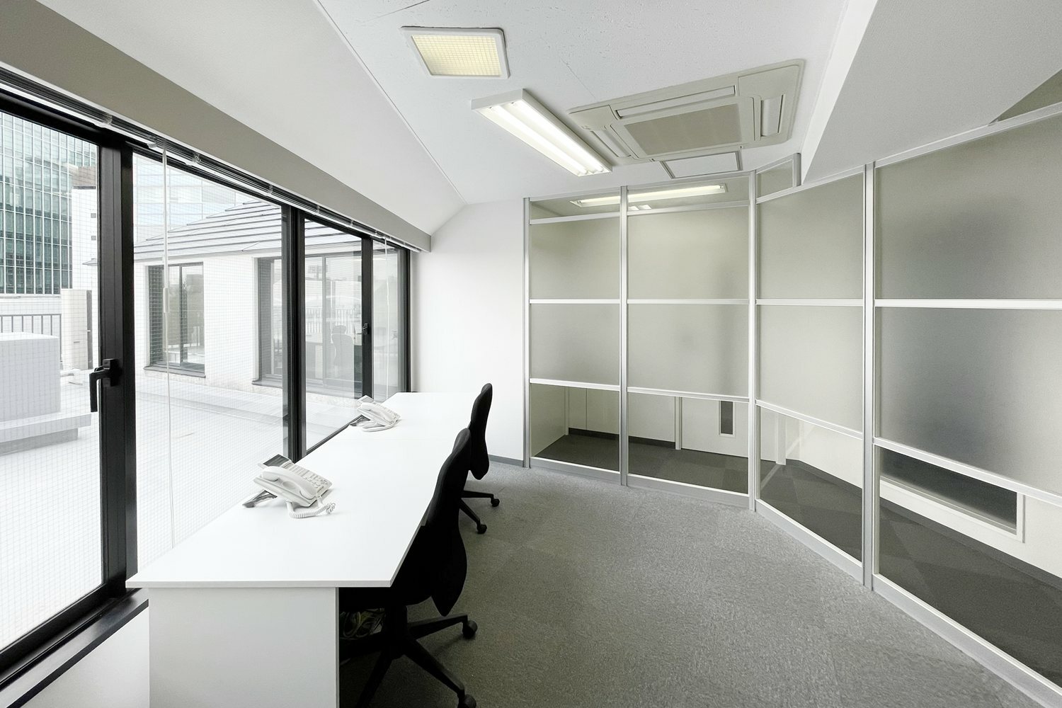 個室_2名用個室。ゆとりのあるサイズの2名部屋です。