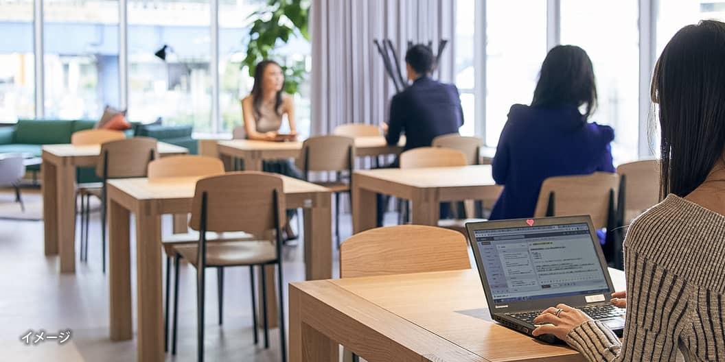 専有部_コワーキングスペース。デスク単位での契約で利用可能です。※画像はイメージです。©Regus