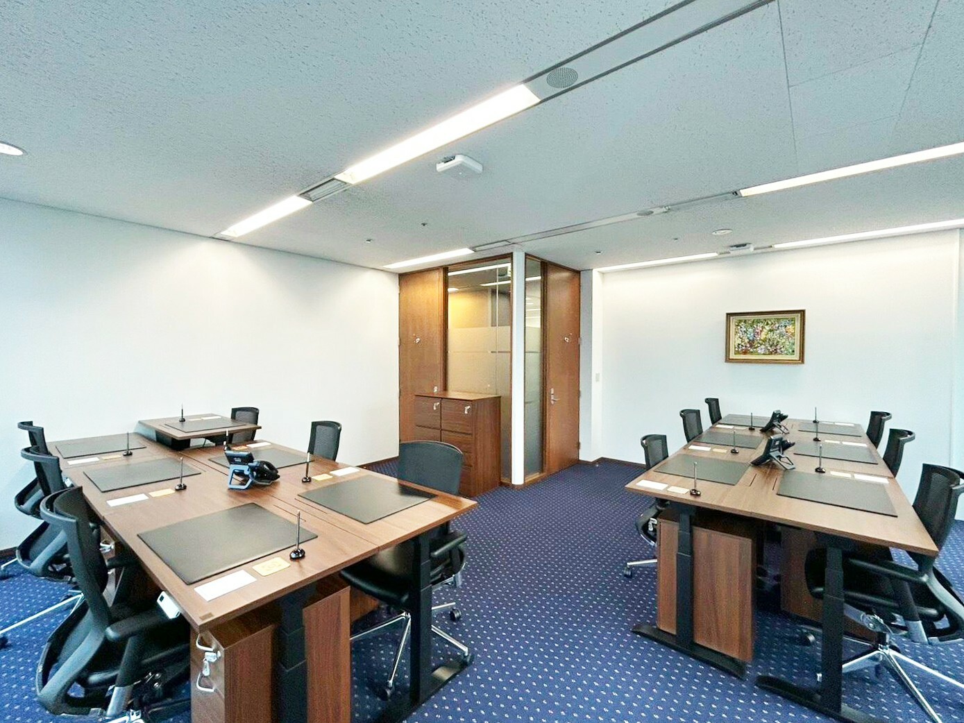 窓側オフィス8-10名様