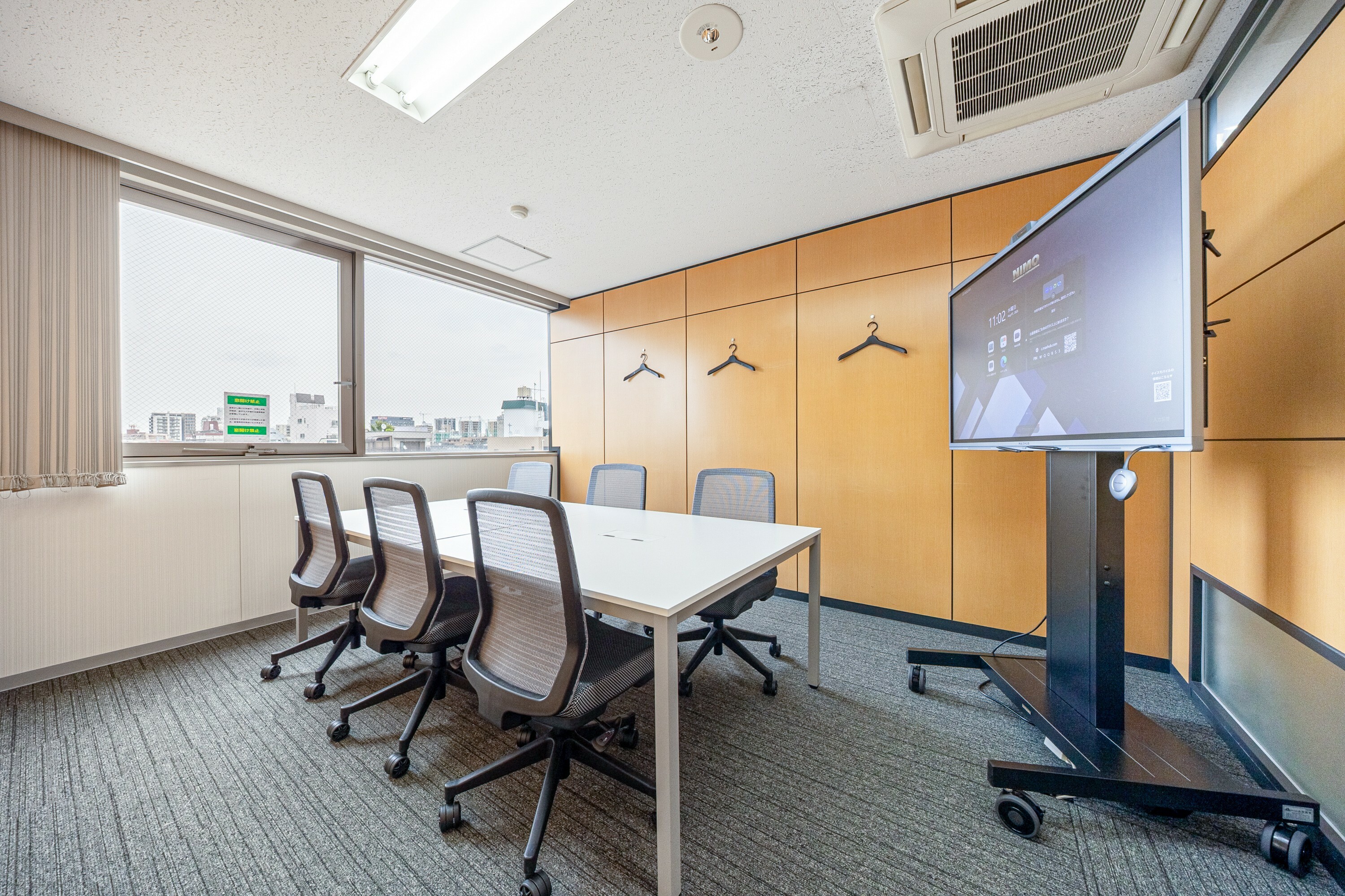 会議室_打ち合わせや外客対応をすることができます_