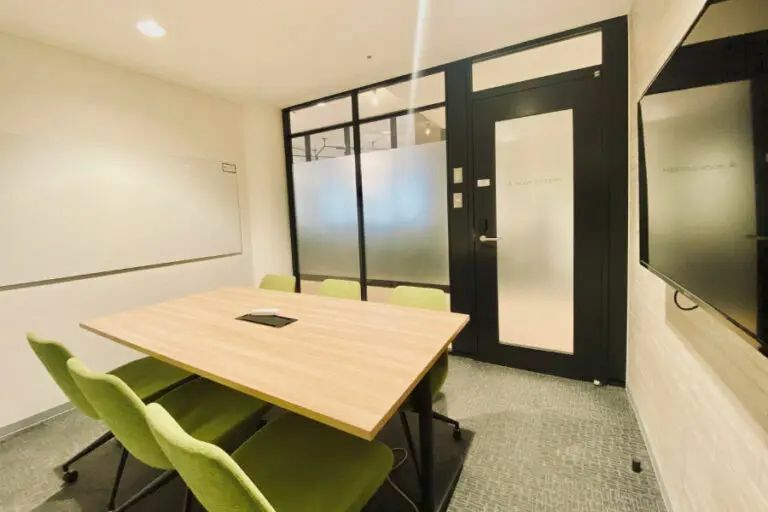 共有部_会議室。会議、面接など様々なシーンで活用できます。