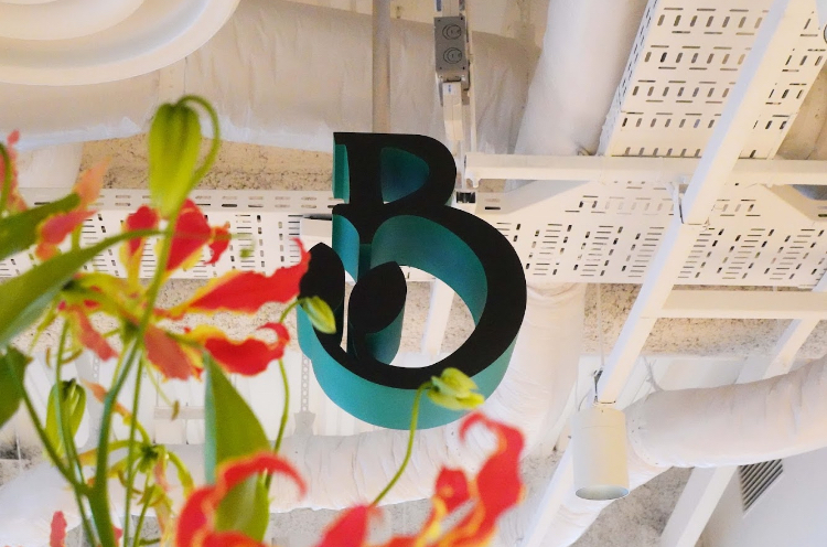 成長企業を支えるシェアオフィス『バドスクエア』