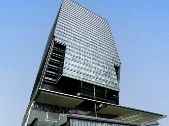 外観_ビジネス一等地である大手町にあるハイグレードオフィスビルです