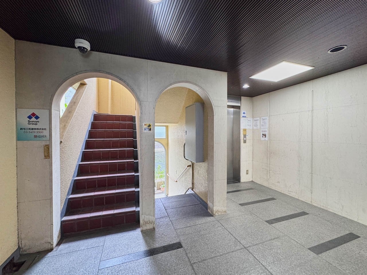 外観_エントランス。