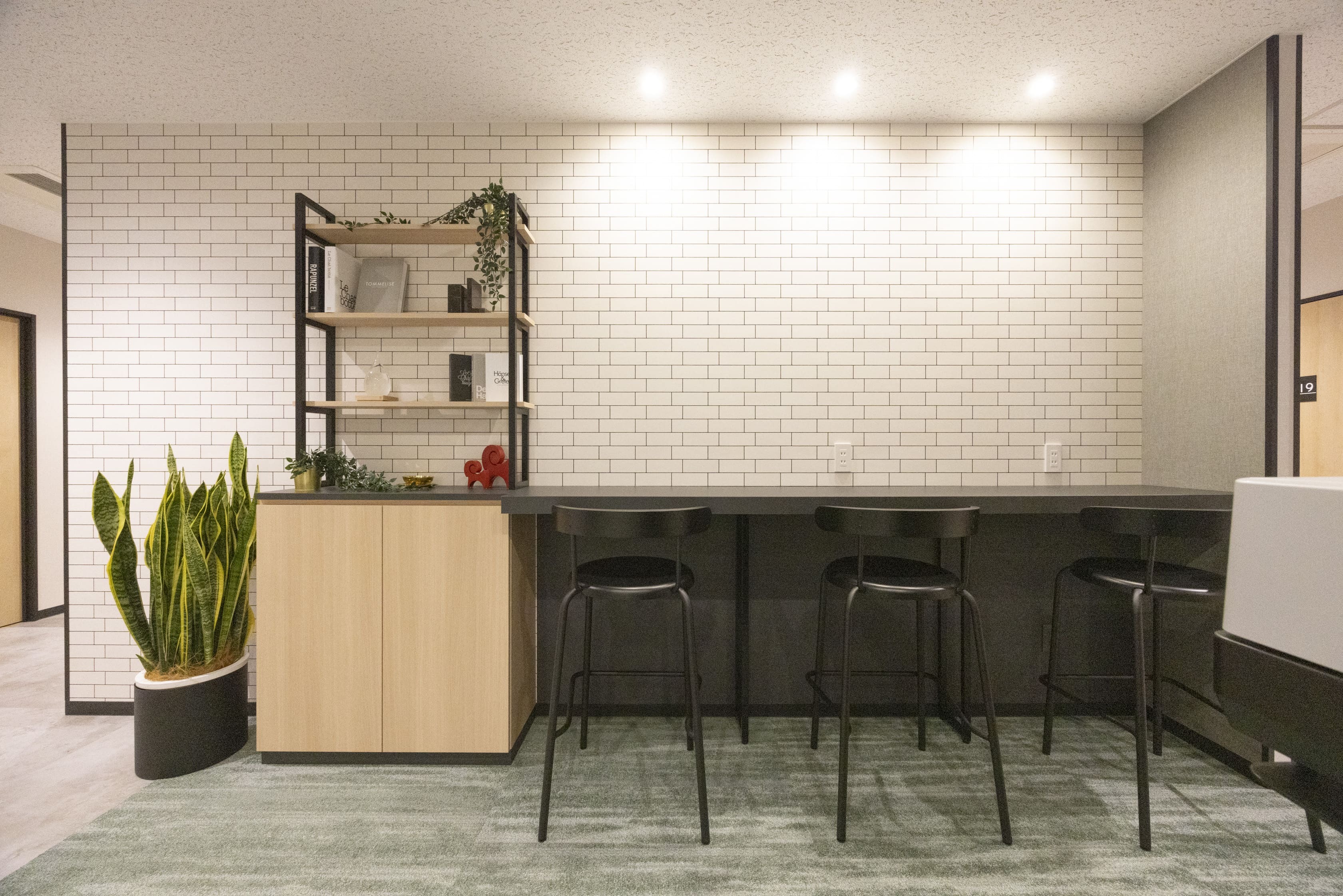 共用部_ラウンジ。24時間利用可能です。