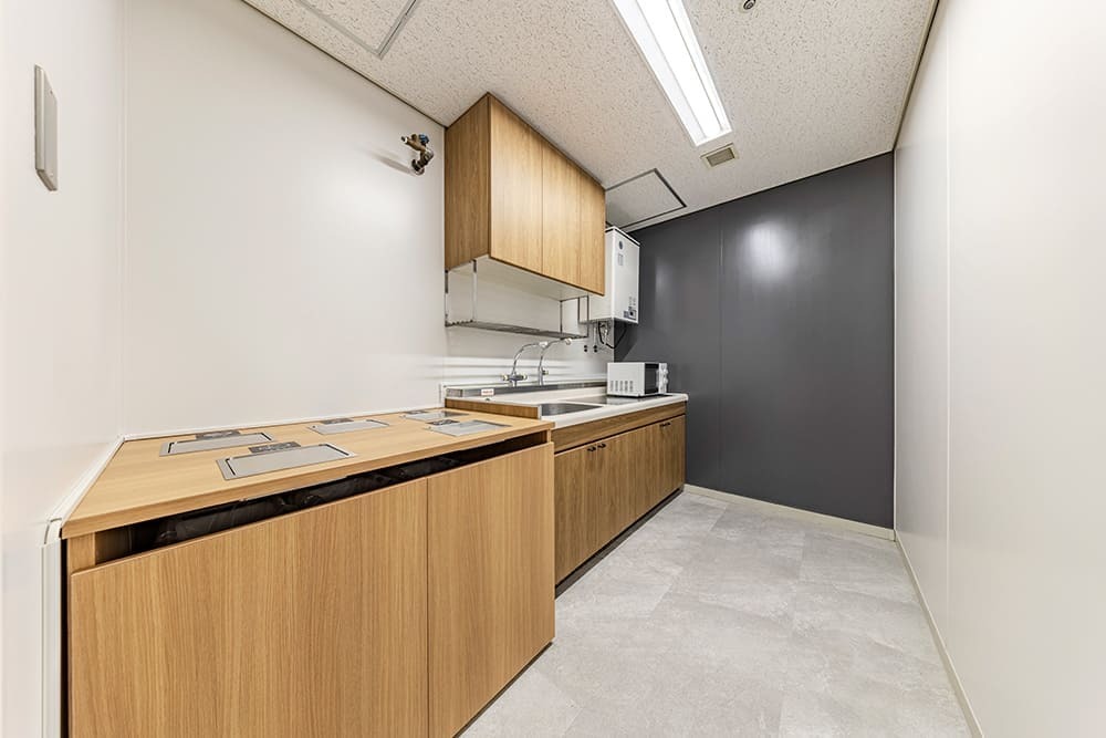 共有部_キッチン。電子レンジを自由に利用できます。