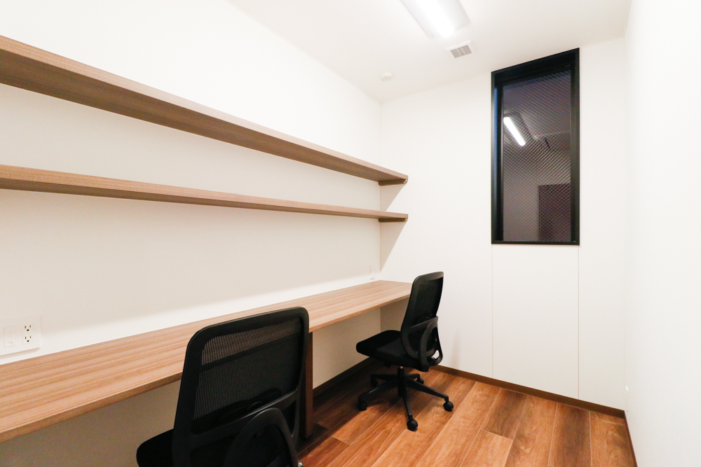 ２名用レンタルオフィス