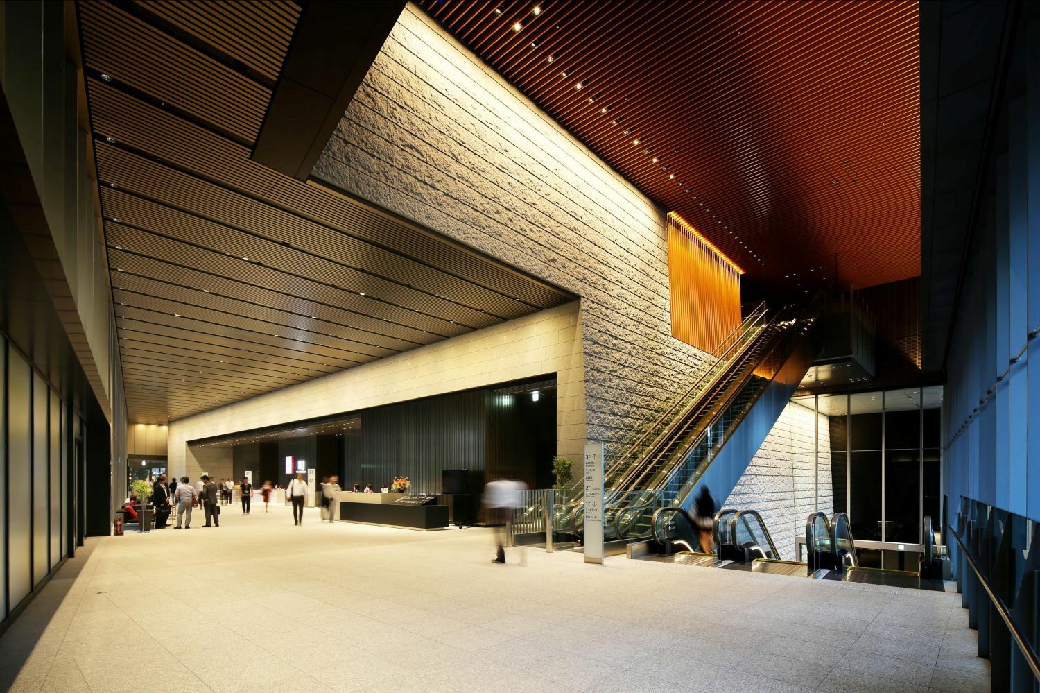 外観_エントランス