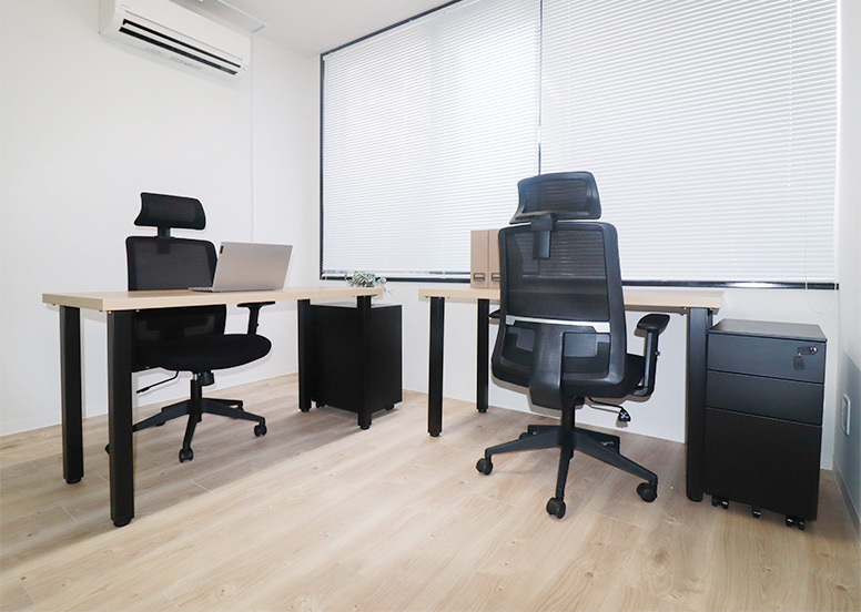 専有部_個室。家具、インターネット環境完備です。