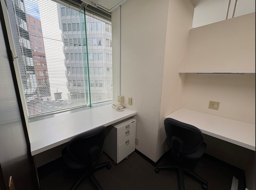 窓のある部屋は開放的です