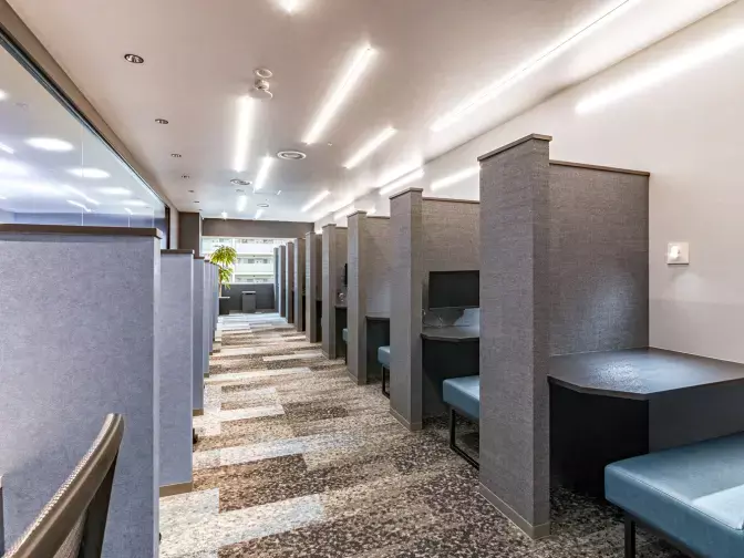 共有部_ワークブース。静かに集中して過ごしたい方におすすめです。※画像はイメージです。©bizcomfort