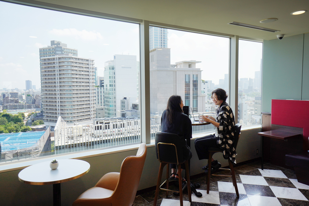 コーワキングスペース_ラグジュアリーな空間は、ご入居者だけでなく来訪のお客様にも好評です