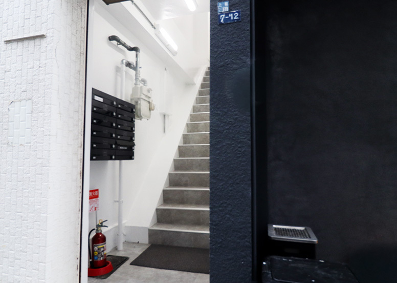 外観_階段。