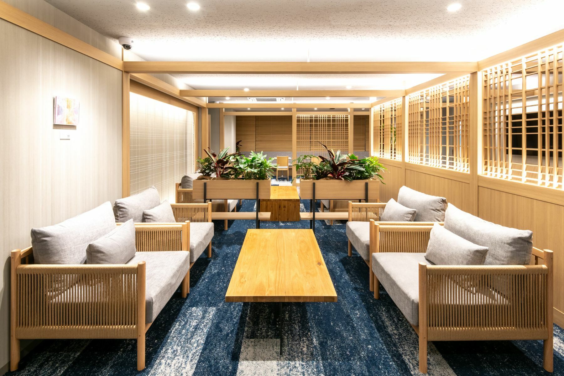 ラウンジ(共用部)。レンタルオフィス会員は来客対応にも利用可能。