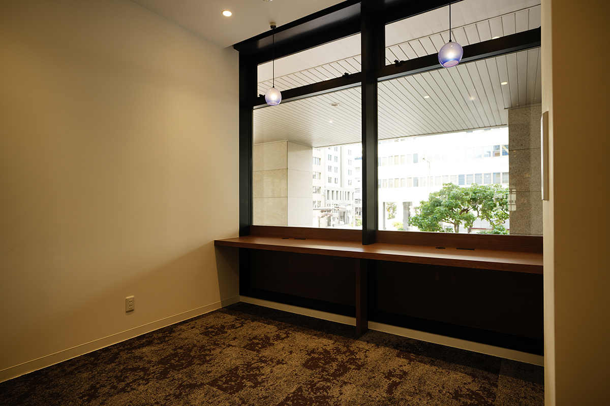 那覇のビジネス街を見渡せるロケーションです