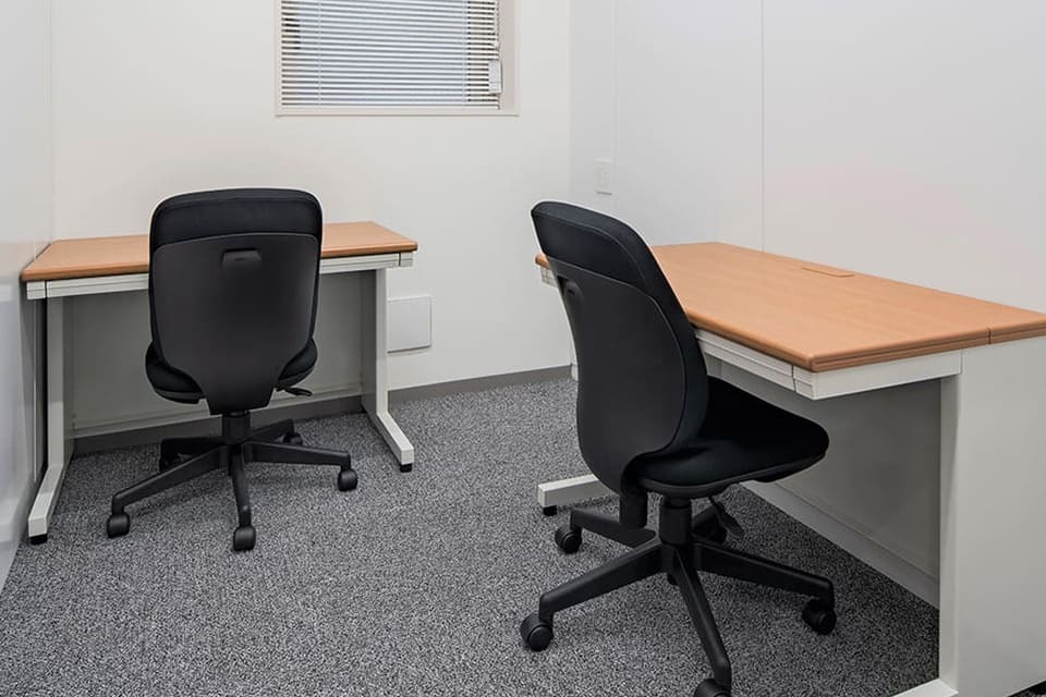 専有部_個室。家具付き、インターネット環境を完備しています。