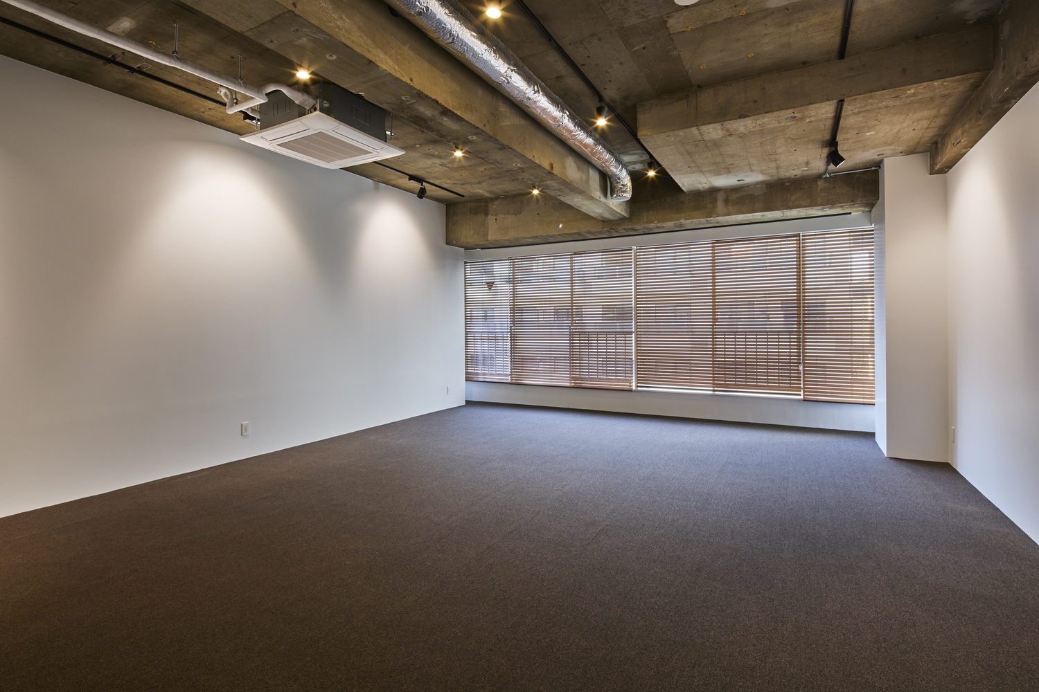 専有ペース_エアコン・ライティングレール設置済み