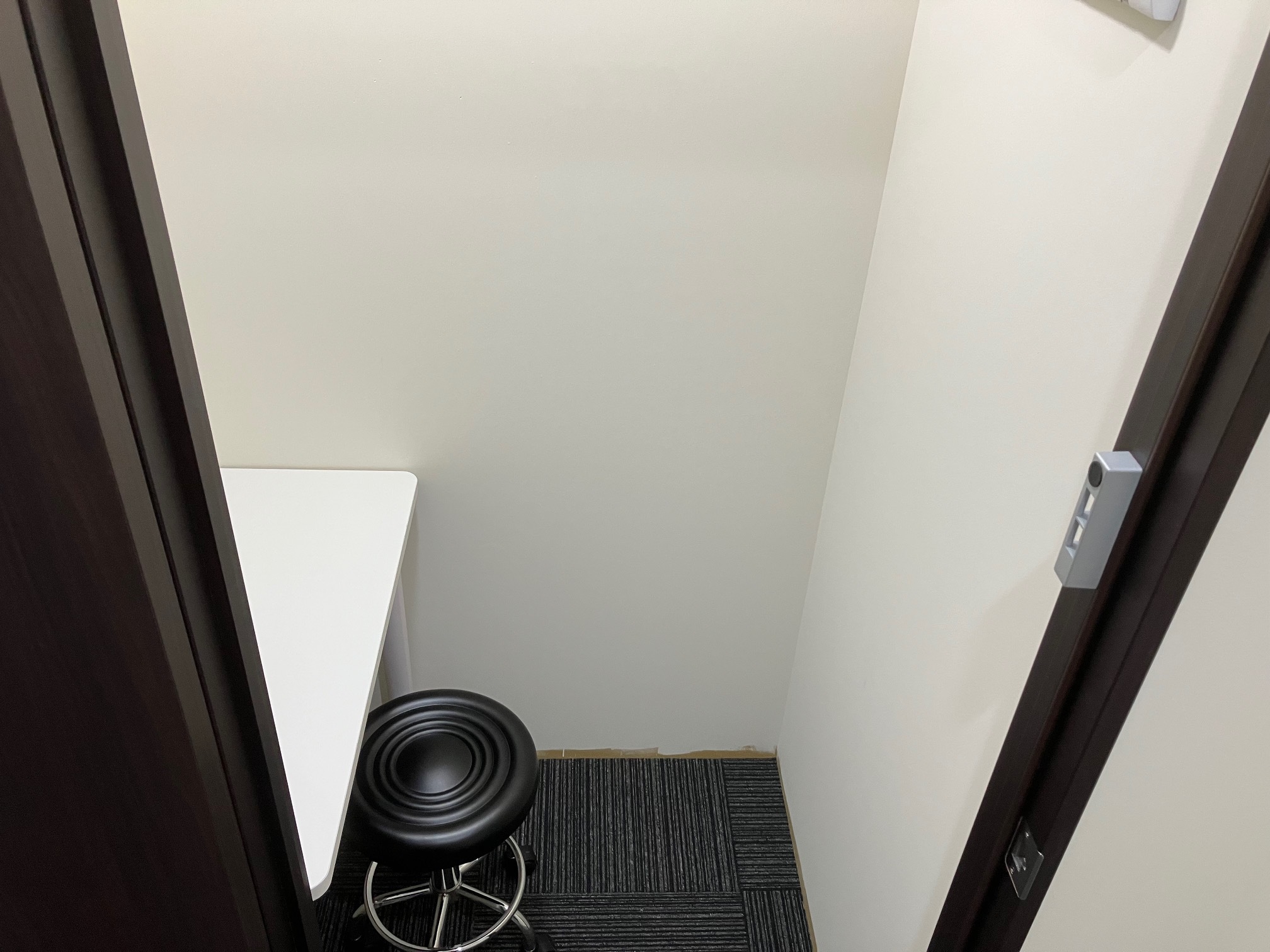 専有部_個室。家具付き、Wi-Fi完備です。