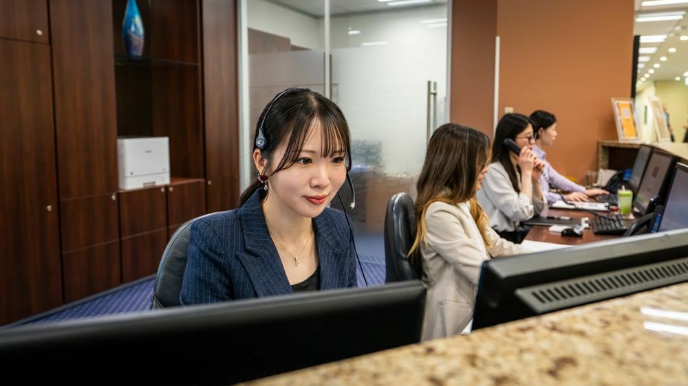 受付_専任のレセプショニストが皆様のビジネスをサポートします
