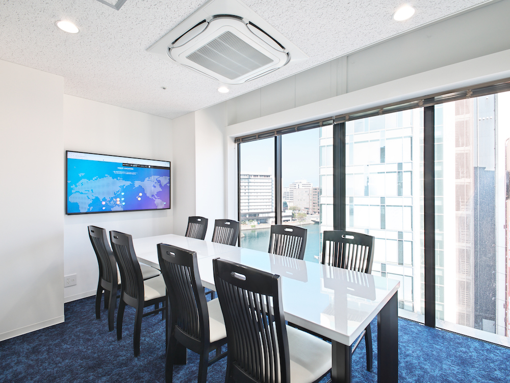 ミーティングルーム_個別空調なのでいつでも快適にご利用いただけます