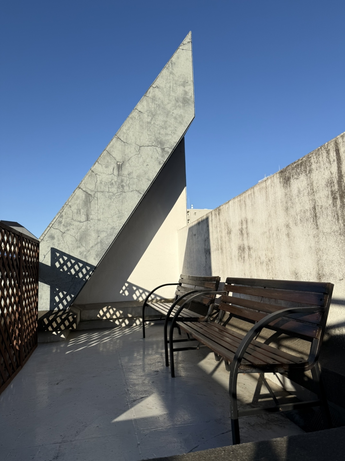 屋上_天気の良い時は屋上に出ることもできます