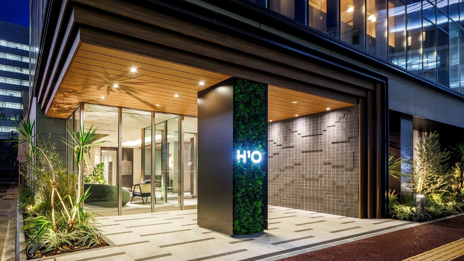 外観_エントランス。博多駅から徒歩3分の場所にあります。※画像はイメージです。ⒸH1O