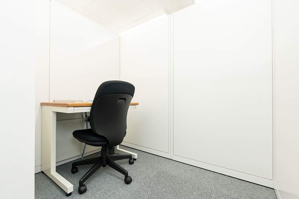 専有部_ブース個室。パーテーションで区切られた1名用の部屋です。