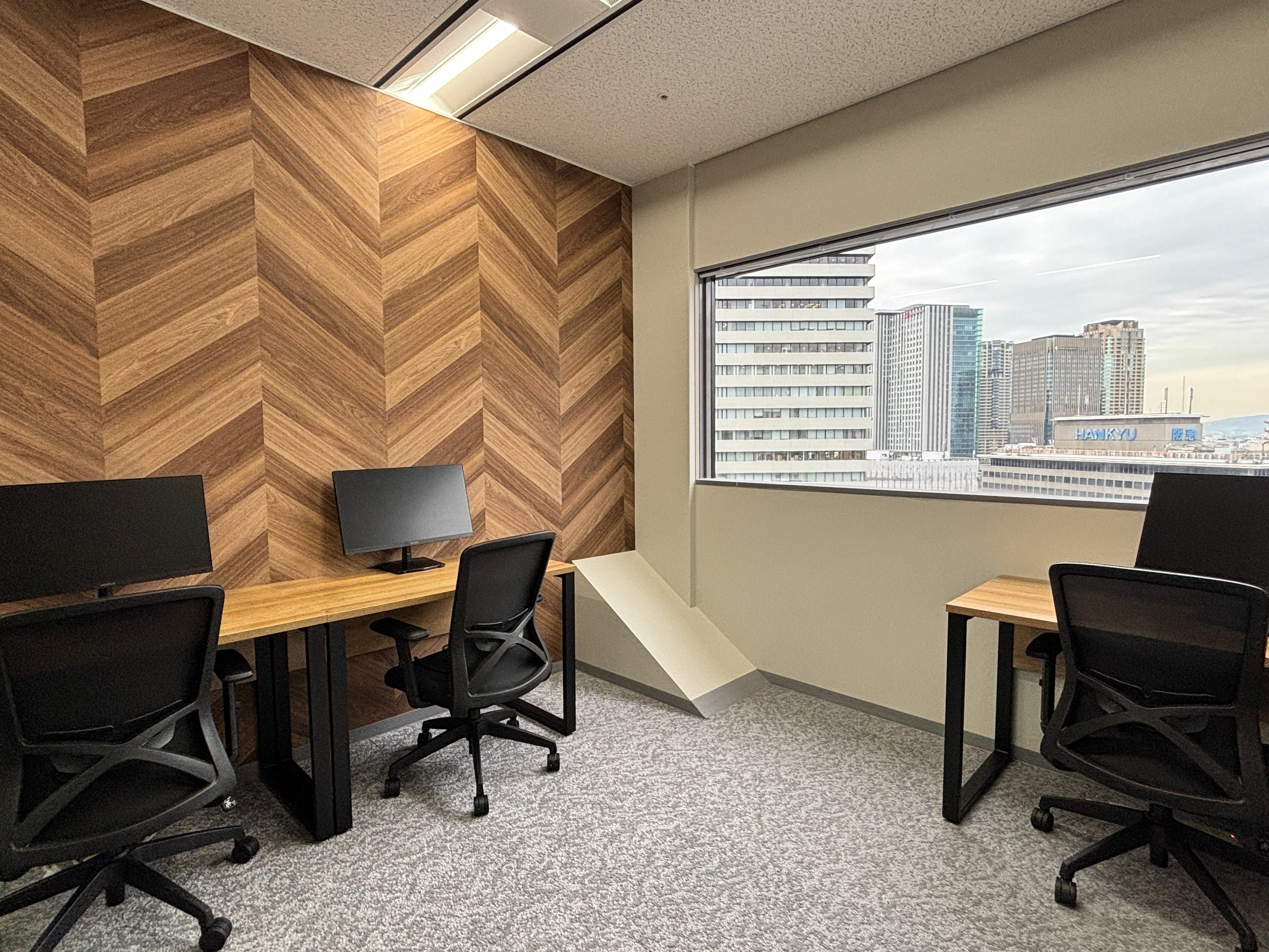 1716_正面_望遠_compressed