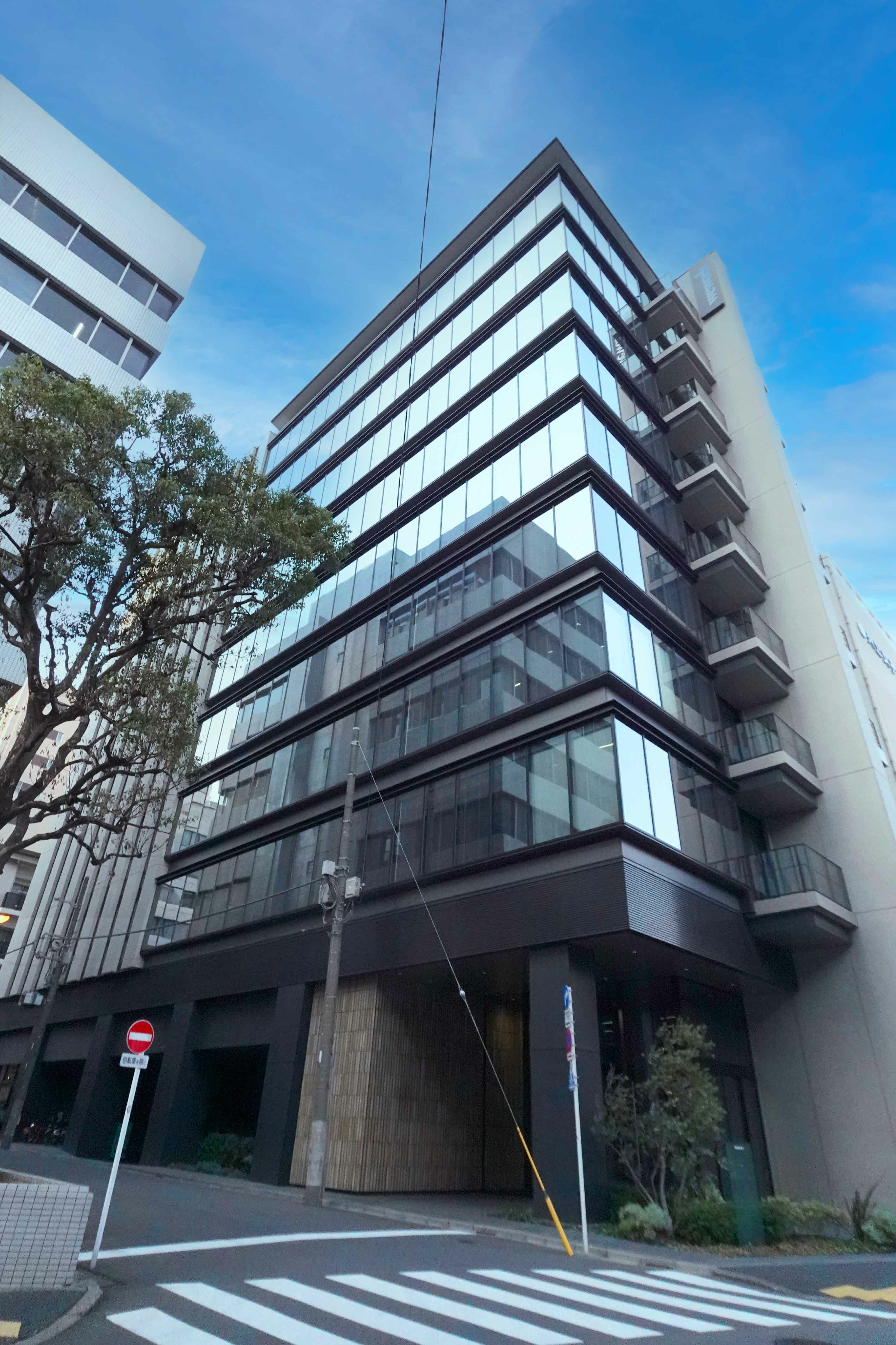 外観_神保町駅より徒歩4分に位置しています。