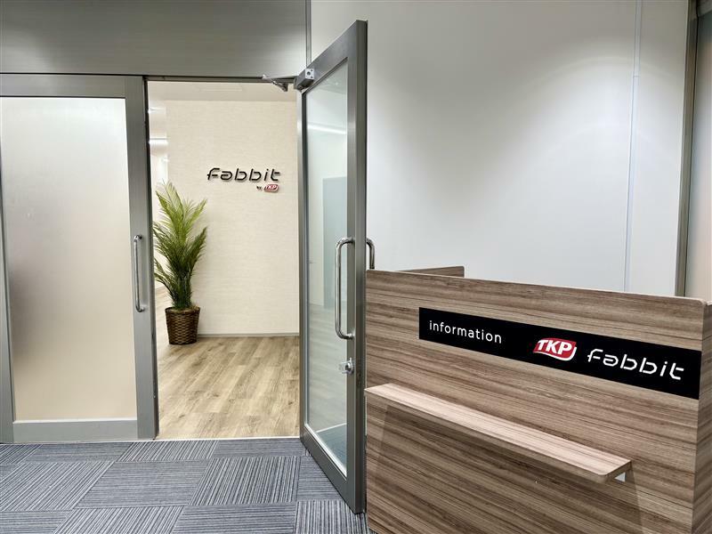 外観_受付。営業時間内はスタッフが常駐しています。